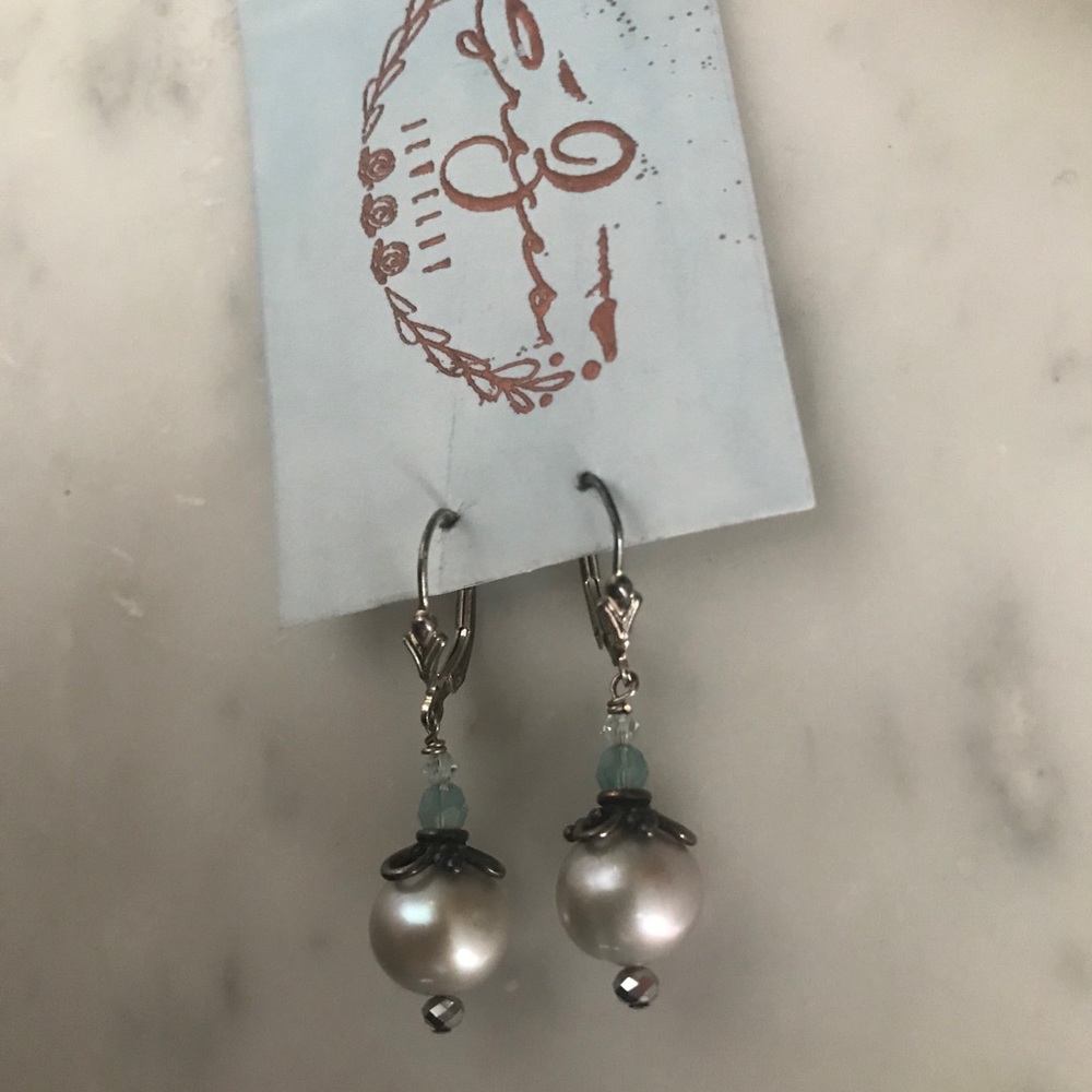 NWT Handcrafted Grey Pearl + 925 Silver Earrings
